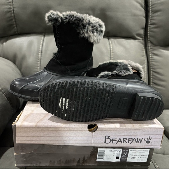 BearPaw Women's Black and Gray Winter Boots - Picture 6 of 8